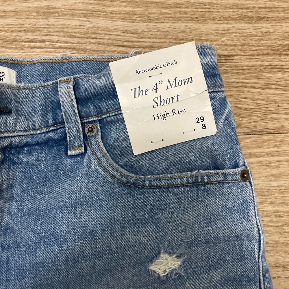 Abercrombie & Fitch 4” high rise mom short - Picture 5 of 5